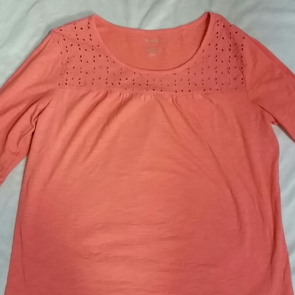 St. John's Bay Tops - *NWOT* Womens long sleeve shirt (#75) St. John's Bay Tops - *NWOT* Womens long sleeve shirt (#75)